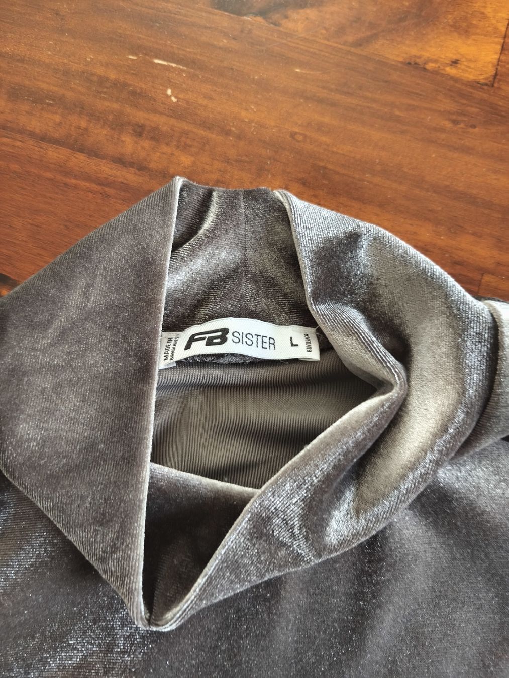 Blouses, T-shirts & Tops: Oberteil, Elegant. Grau. Grösse L – D'occasion à Wohlen AG par art_9qvl 2