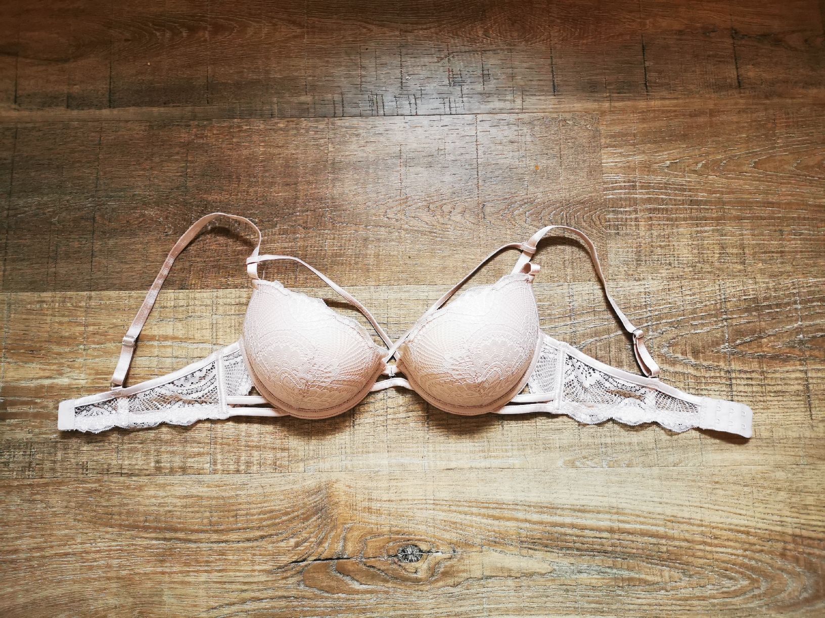 Altra biancheria intima: Schöner Spitzen-BH  Grösse 75C – Nuovo (secondo la descrizione) da Balsthal venduto da Leila_Luna 1