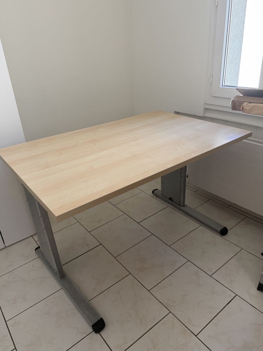 Schreibtische: Schreibtisch 120x 80cm – Gebraucht aus Baar von nad_z2js 2