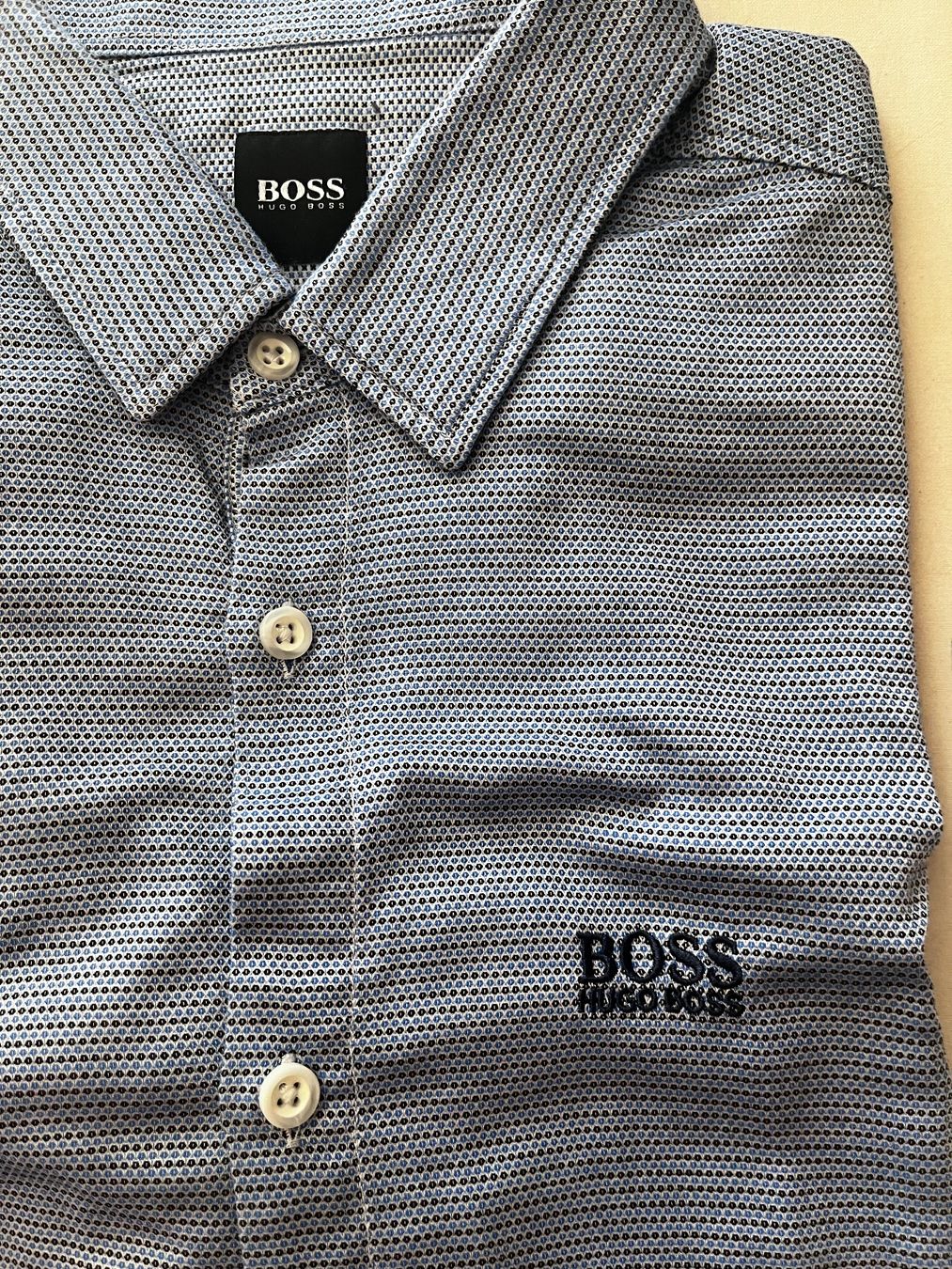Hugo Boss Chemises: Hugo Boss - Chemise manche longue – D'occasion à Sion par pickik