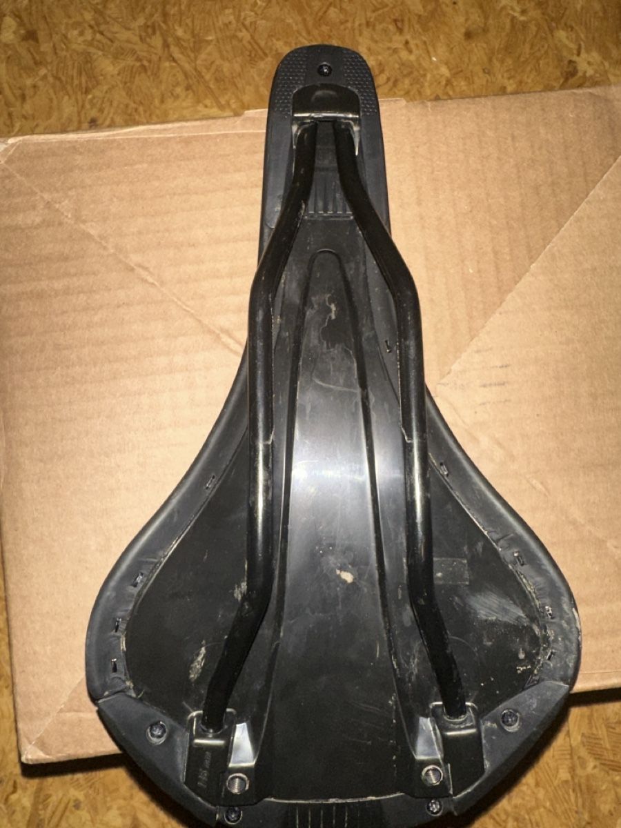 Specialized Ersatzteile: Specialized sattel 143mm  – Neu (gemäss Beschreibung) aus Burgdorf von  1