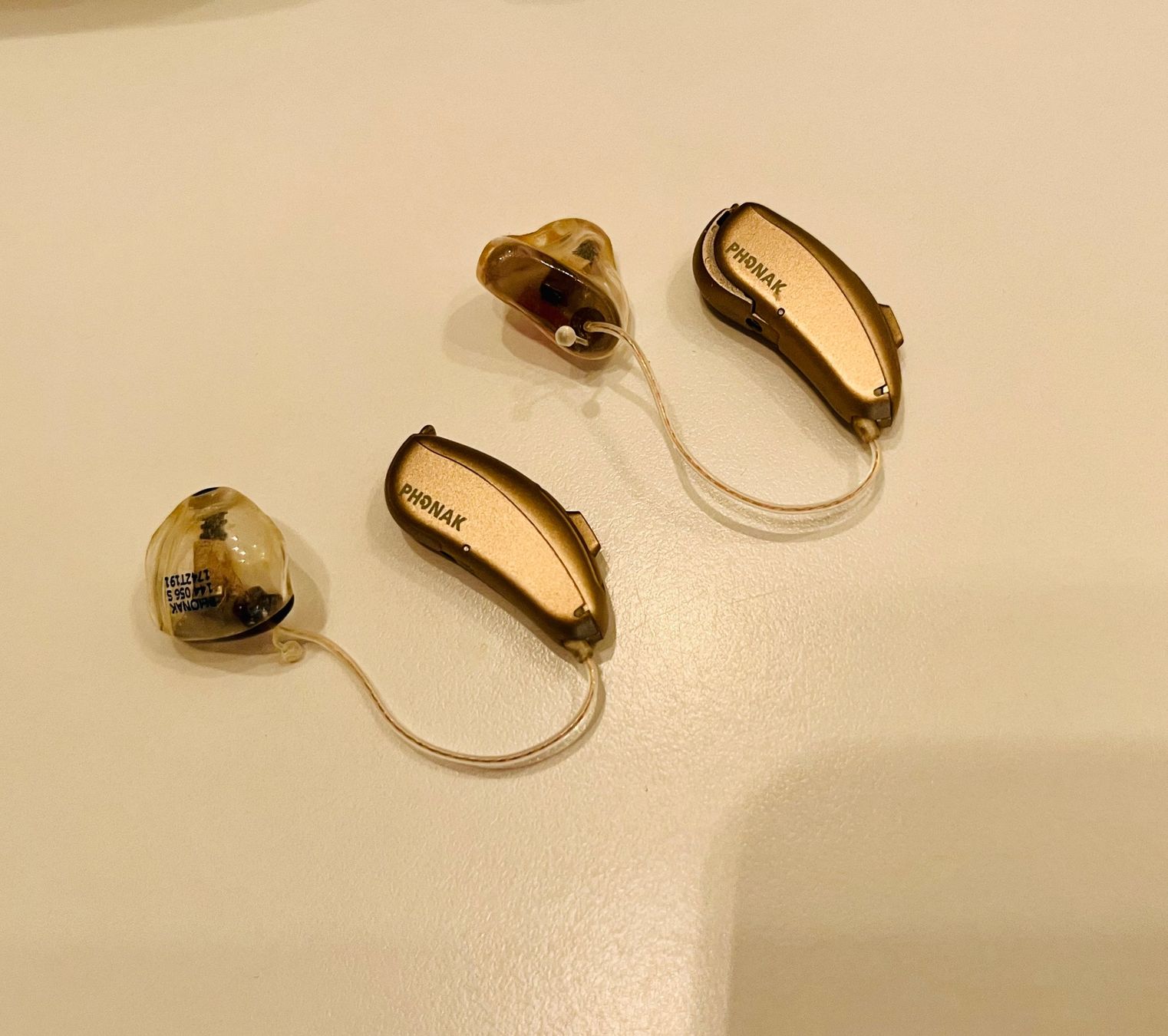 Phonak Medizinische Geräte: Phonak Audeo B50 direct mit TV Connector – Gebraucht aus Basel von Juliiaa 2
