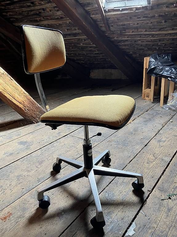 Stühle: Bürostuhl Vintage – Gebraucht aus St. Gallen von tan_nbg5