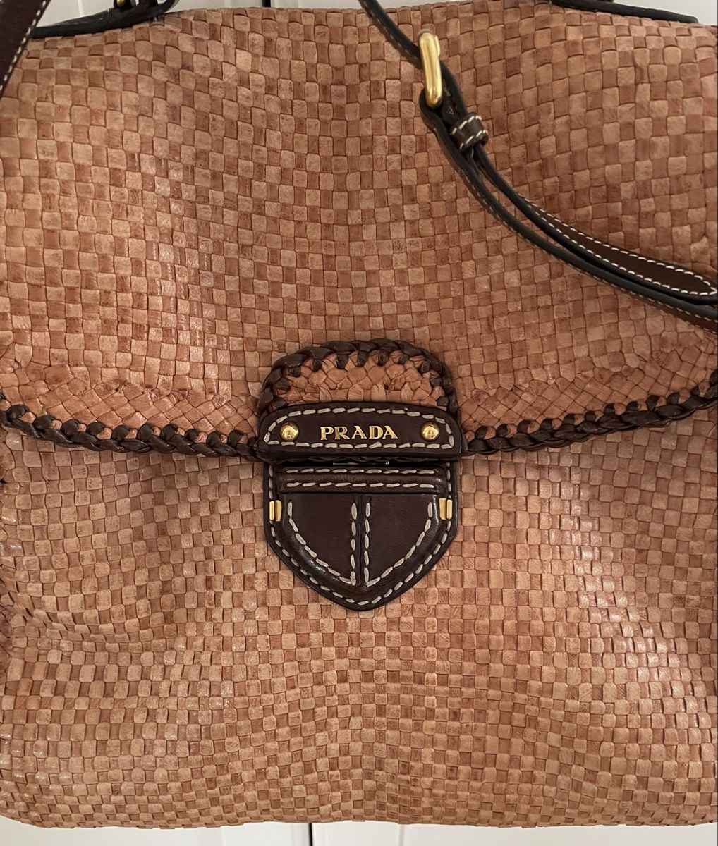 Prada Taschen: Wunderschöne Ledertasche von Prada – Neu (gemäss Beschreibung) aus Zürich von Caracol1998 1