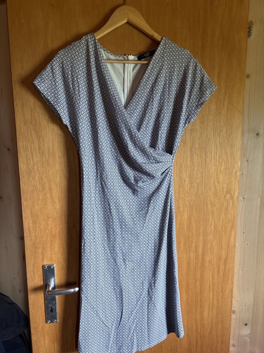 Max Mara Robes: Robe Max Mara S – Neuf (Voir description) à Arbaz par nin_zqc6