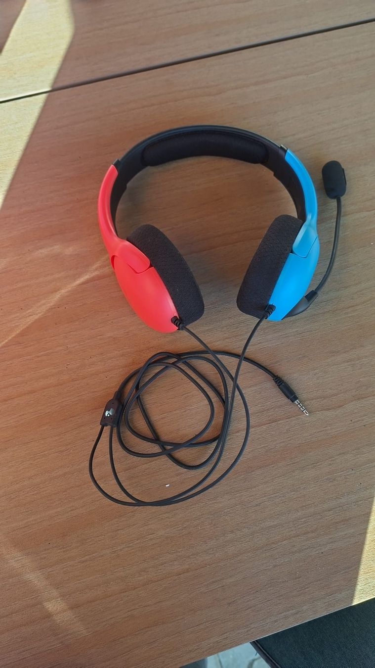 Casques audio: Nitendo Headset – D'occasion à Visperterminen par Bizinen78