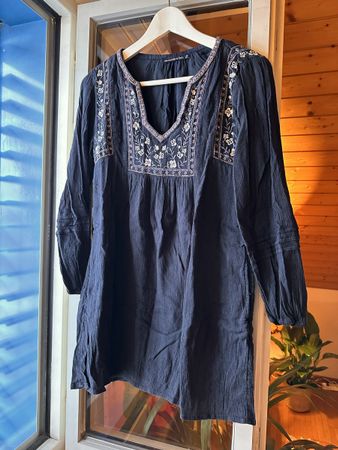 Abercrombie Kleid Winter mit Stickerei