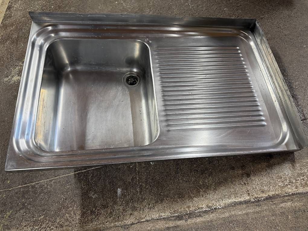 Lavabi & lavandini: Waschbecken mit  Ablage – Usato da Neudorf venduto da Walow