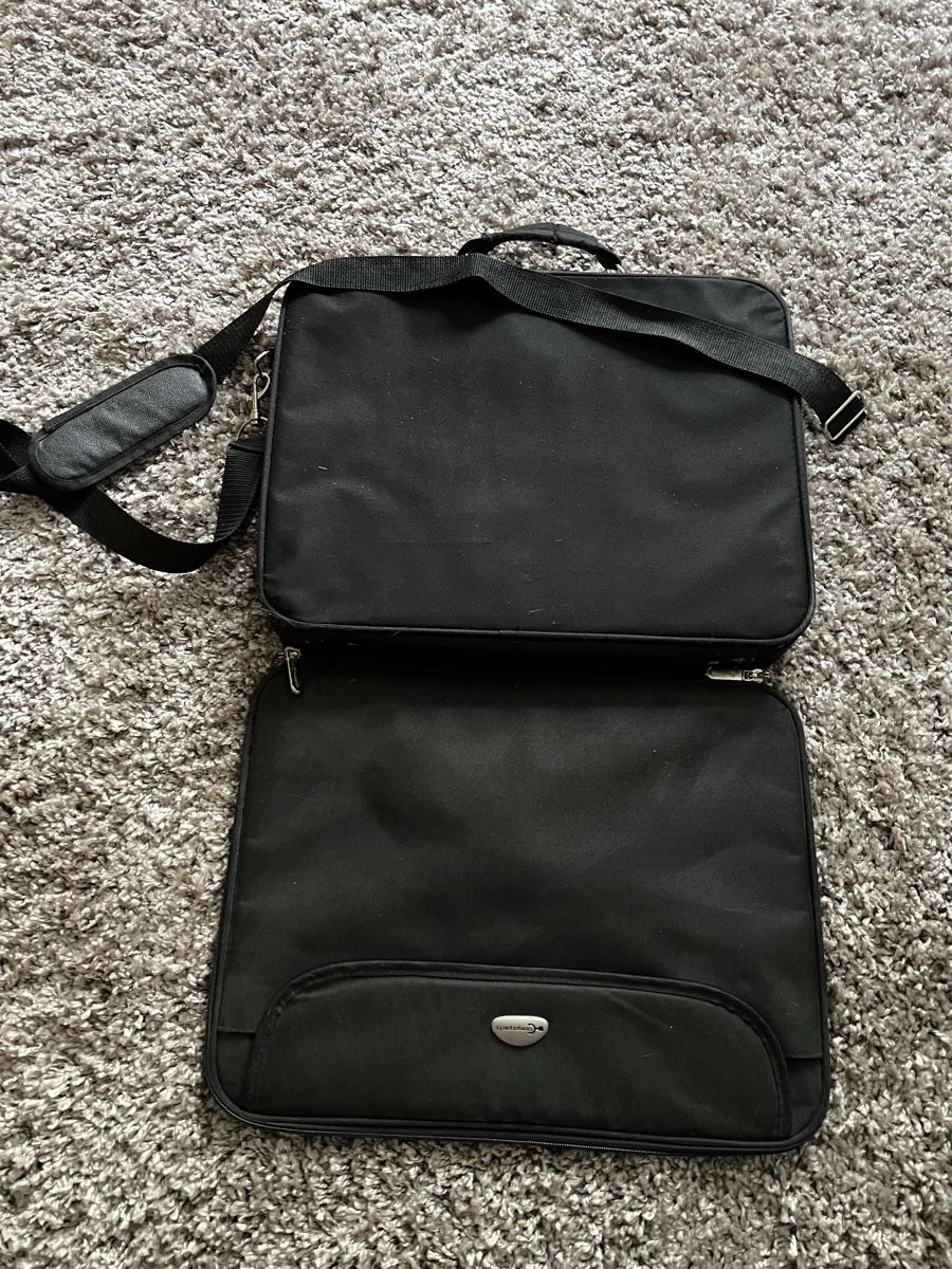 Taschen: Notebooktasche – Gebraucht aus Grosswangen von winkelfeld 1