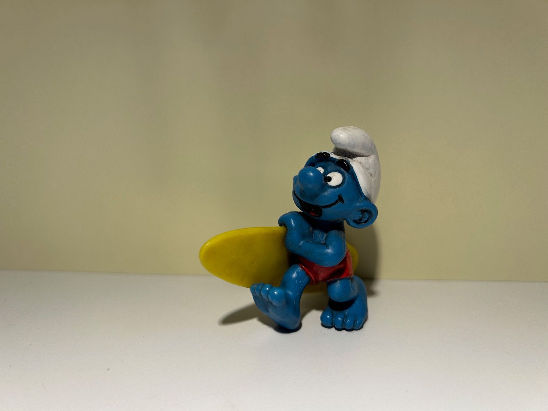 Statuette: Schlumpf Surfer – Usato da Bern venduto da Calimero1600