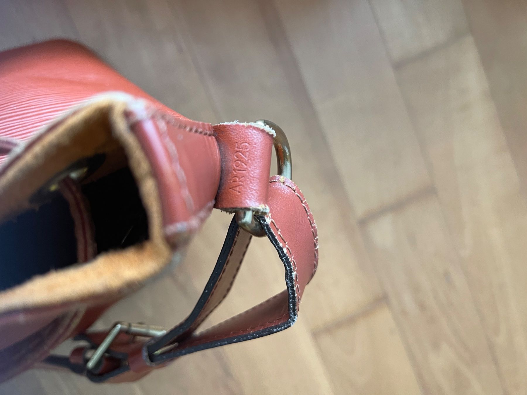 Louis Vuitton Borse da donna: Louis Vuitton Epi Ledertasche, braun – Usato da Basel venduto da ara_jqm9 1
