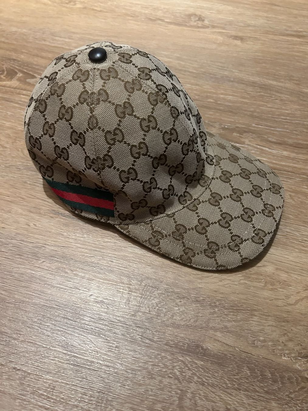 Gucci Hüte, Mützen & Caps: Gucci Cap mit klassischem Motiv – Gebraucht aus Volketswil von GrafBreschnew