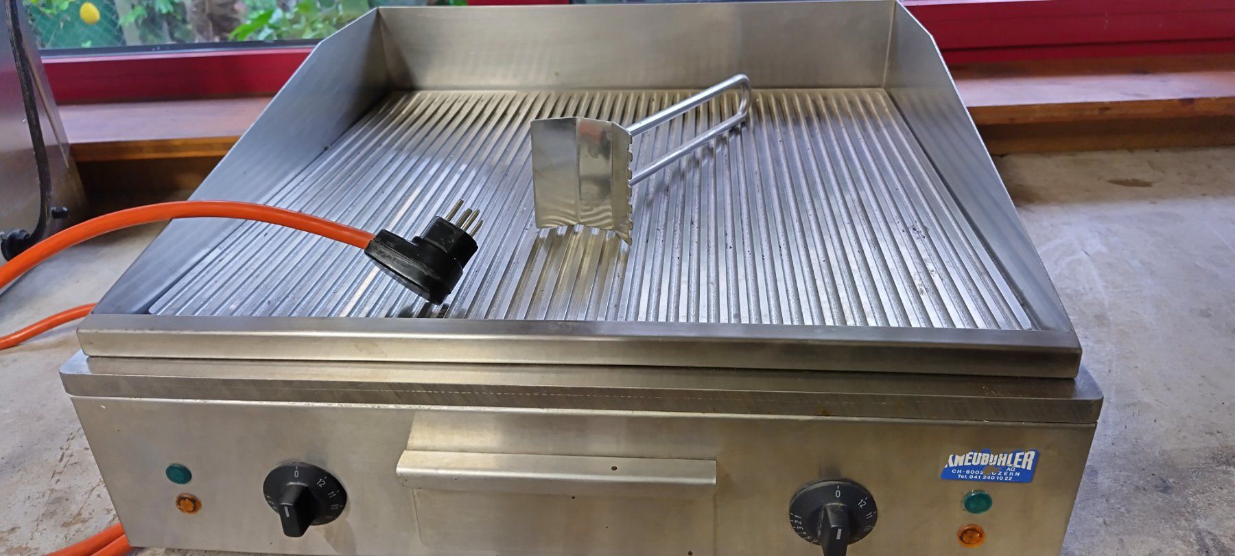 Griglie: Elektro Grill, Kneubühler – Usato da Rothrist venduto da Sheriff94