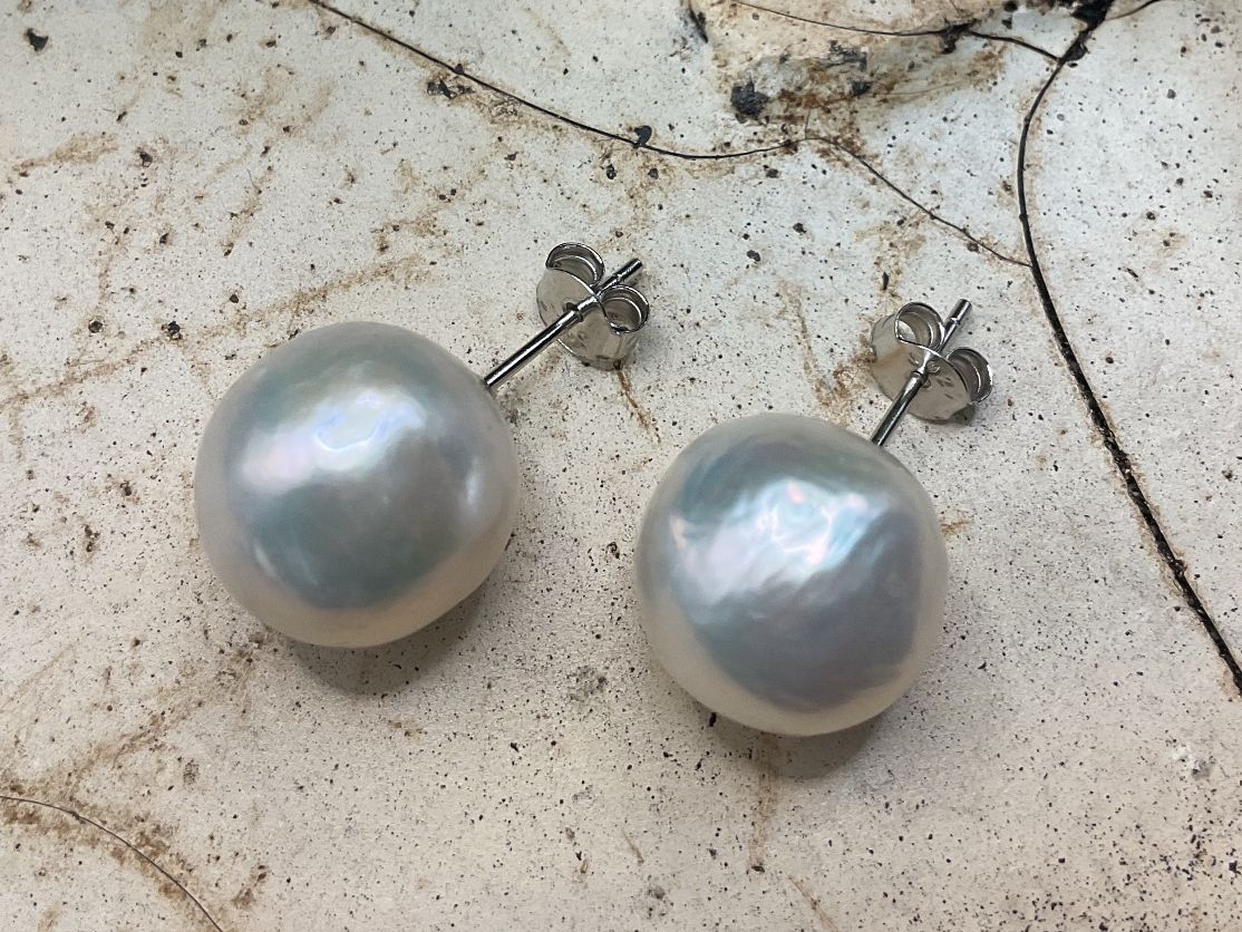 Ohrringe & -stecker: Ohrstecker mit grossen Edisonperlen, weiss – Neu (gemäss Beschreibung) aus Luzern von S.Kern01 1