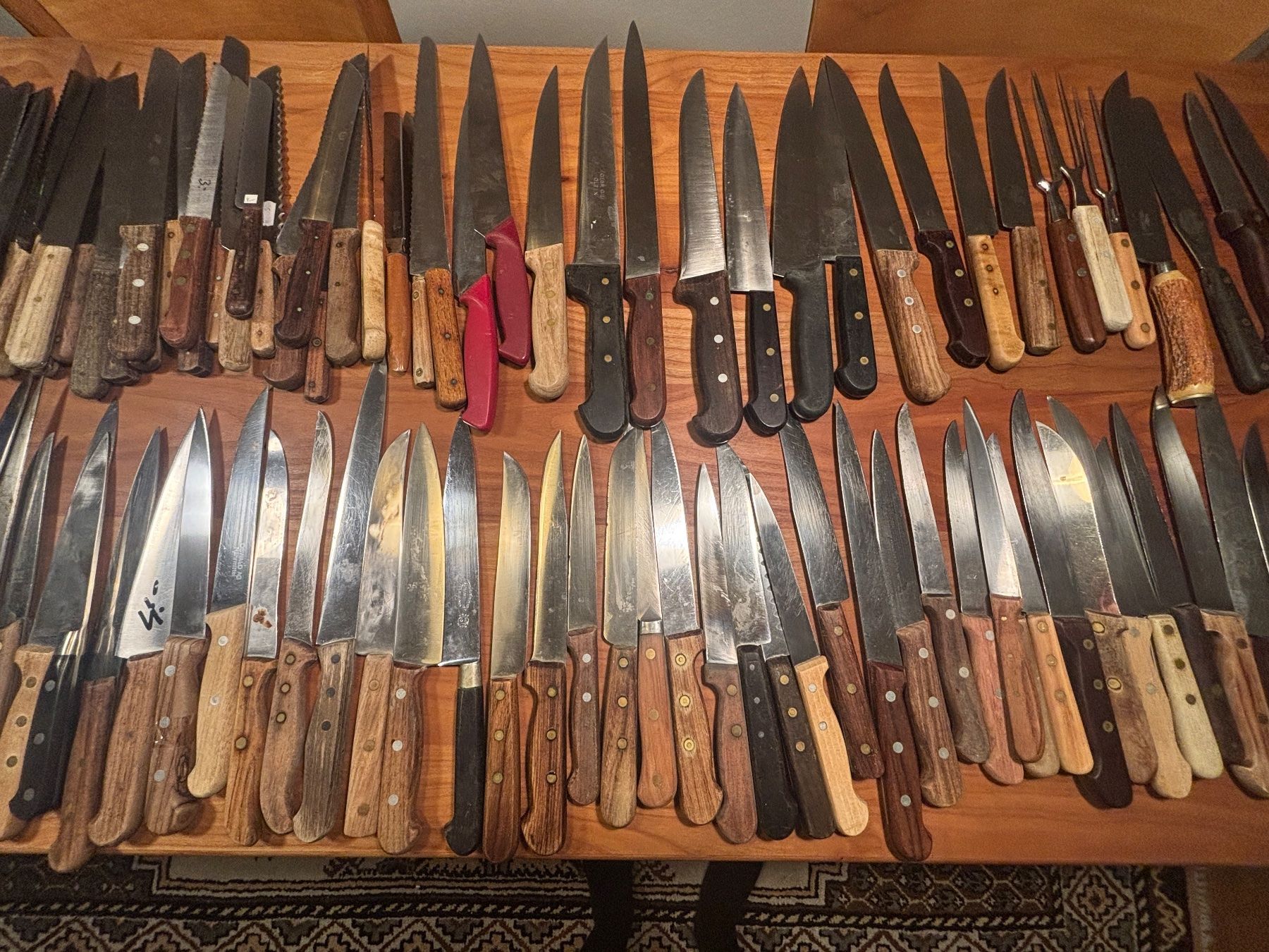 Couteaux de cuisine: Messersammlung Küchenmesser alt ca. 185 Stk. – D'occasion à Oberengstringen par georgefischer2007 2