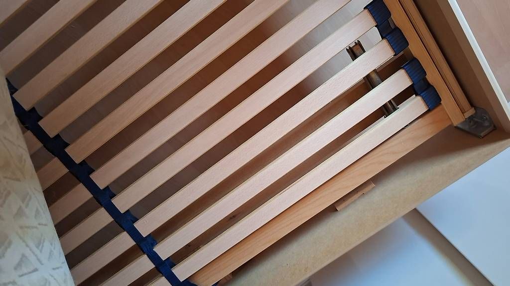 Letti: Bett mit Lattenrost und Matratze, 140x200 – Usato da Affeltrangen venduto da Entlebuch 3
