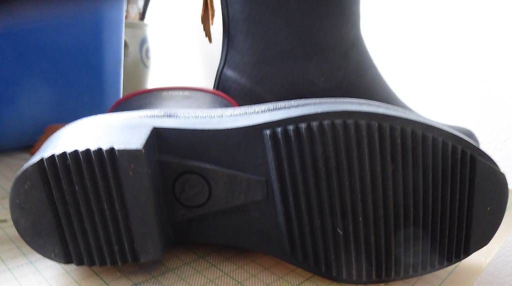 Scarpe da donna: Aigle halbhohe Stiefel, wasserdicht – Nuovo (secondo la descrizione) da Rapperswil SG venduto da wal06 1