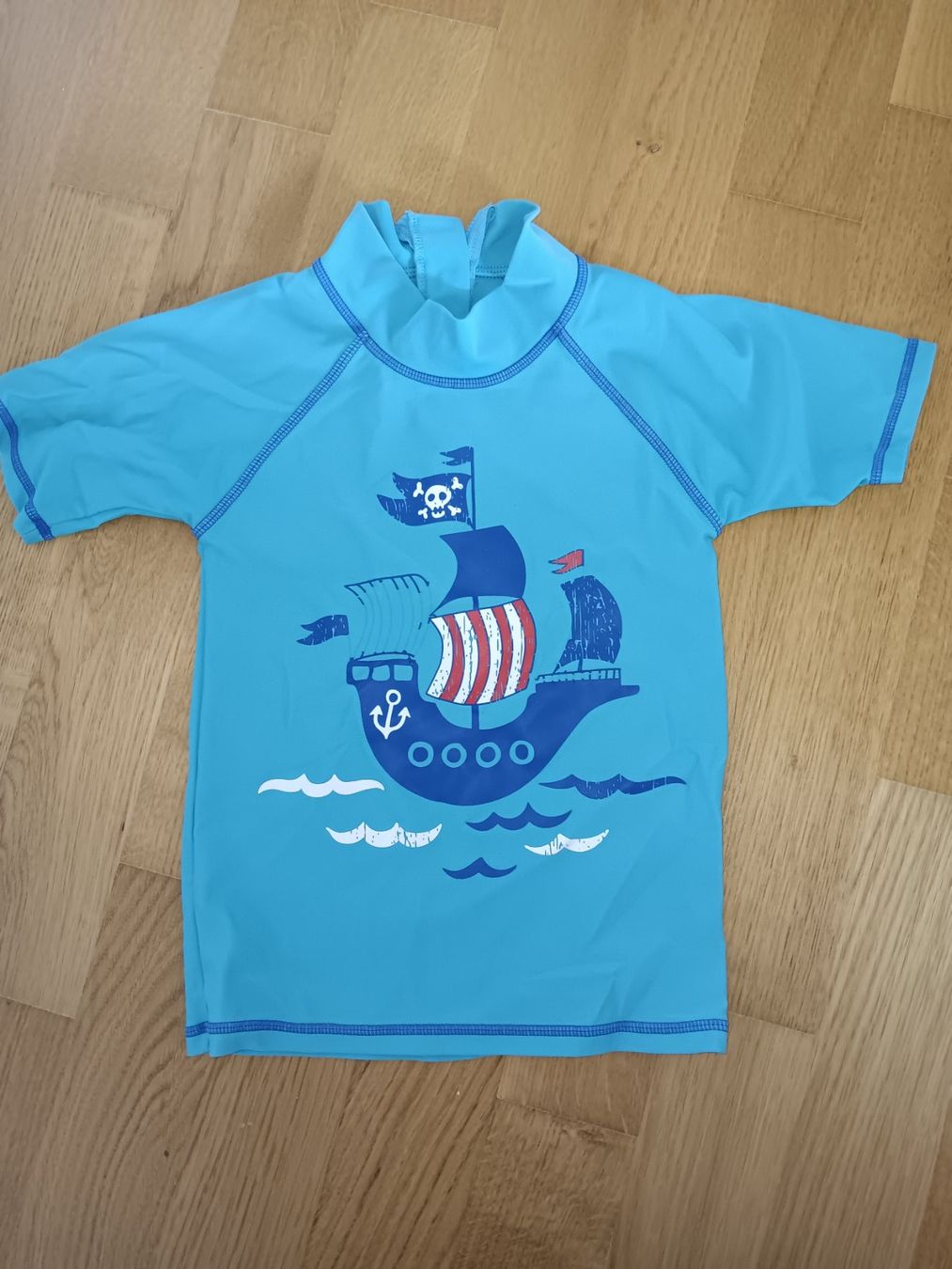 Badehosen: Kinder UV Shirts mit Hose Gr. 110 – Gebraucht aus Gelterkinden von ram_5vkp 3