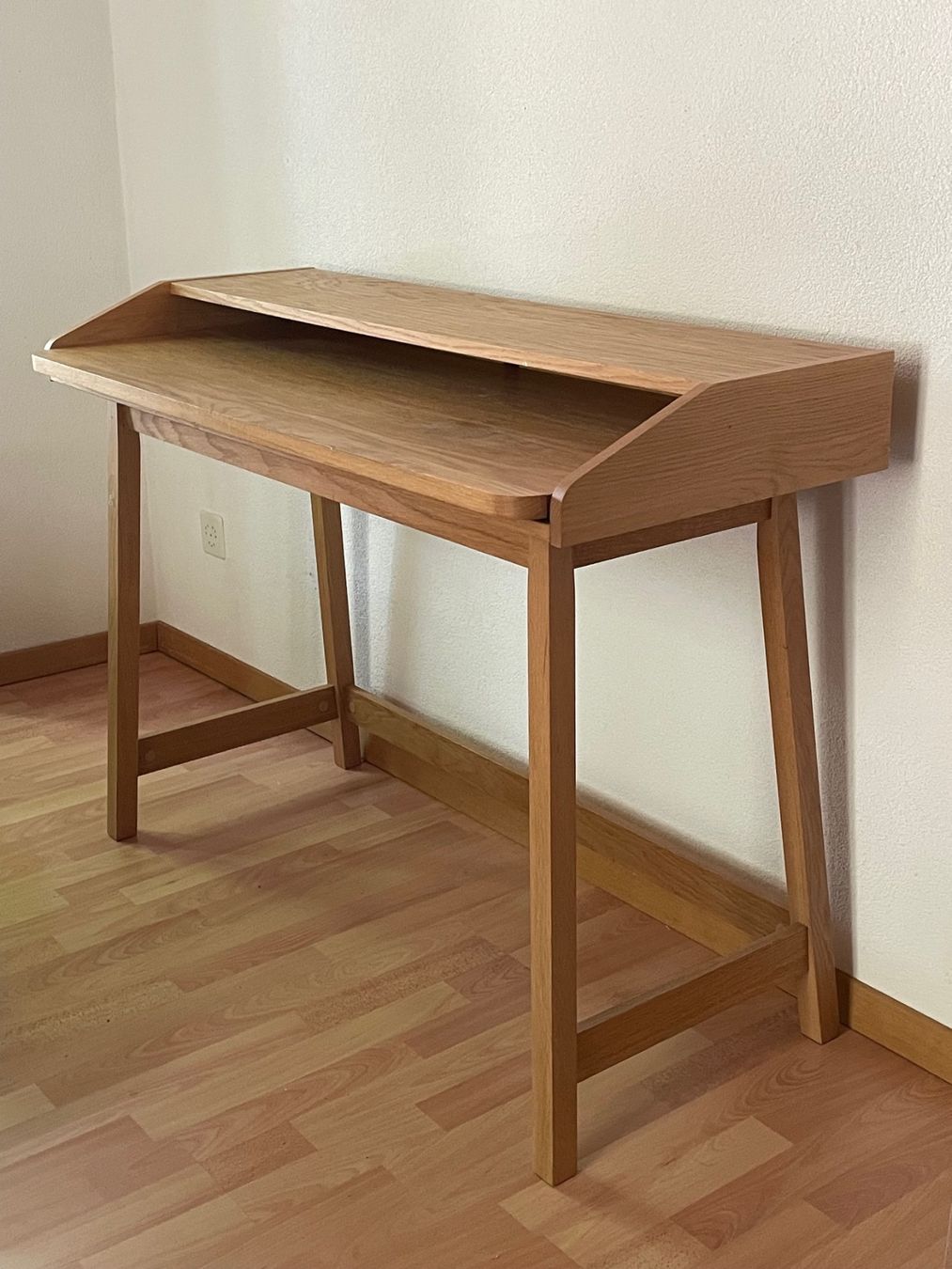 Interio Scrivanie: Bureau avec plateau coulissant – Usato da Biel/Bienne venduto da AyGr 1