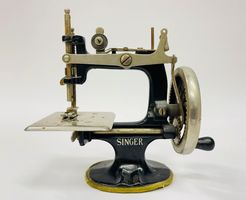 Antike SINGER Mini-Nähmaschine, Sammlerstück, Deko!