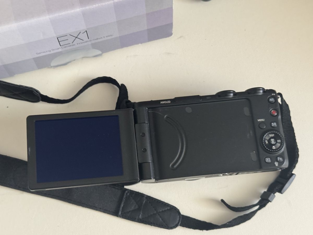 Samsung Fotocamera: Samsung Ex1 Kompaktkamera F1.8 – Usato da Brugg AG venduto da 50sven 5