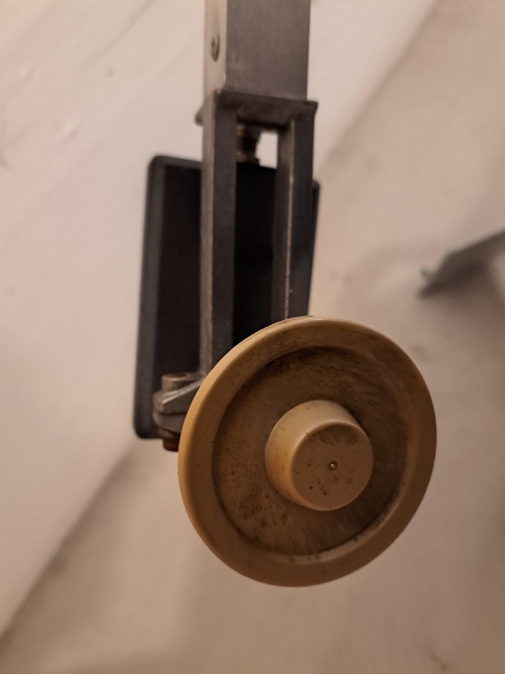 Satellitenschüssel: Gut erhaltene Satellitenschüssel mit Halterung – Gebraucht aus Zuerich von Mocambo19 4