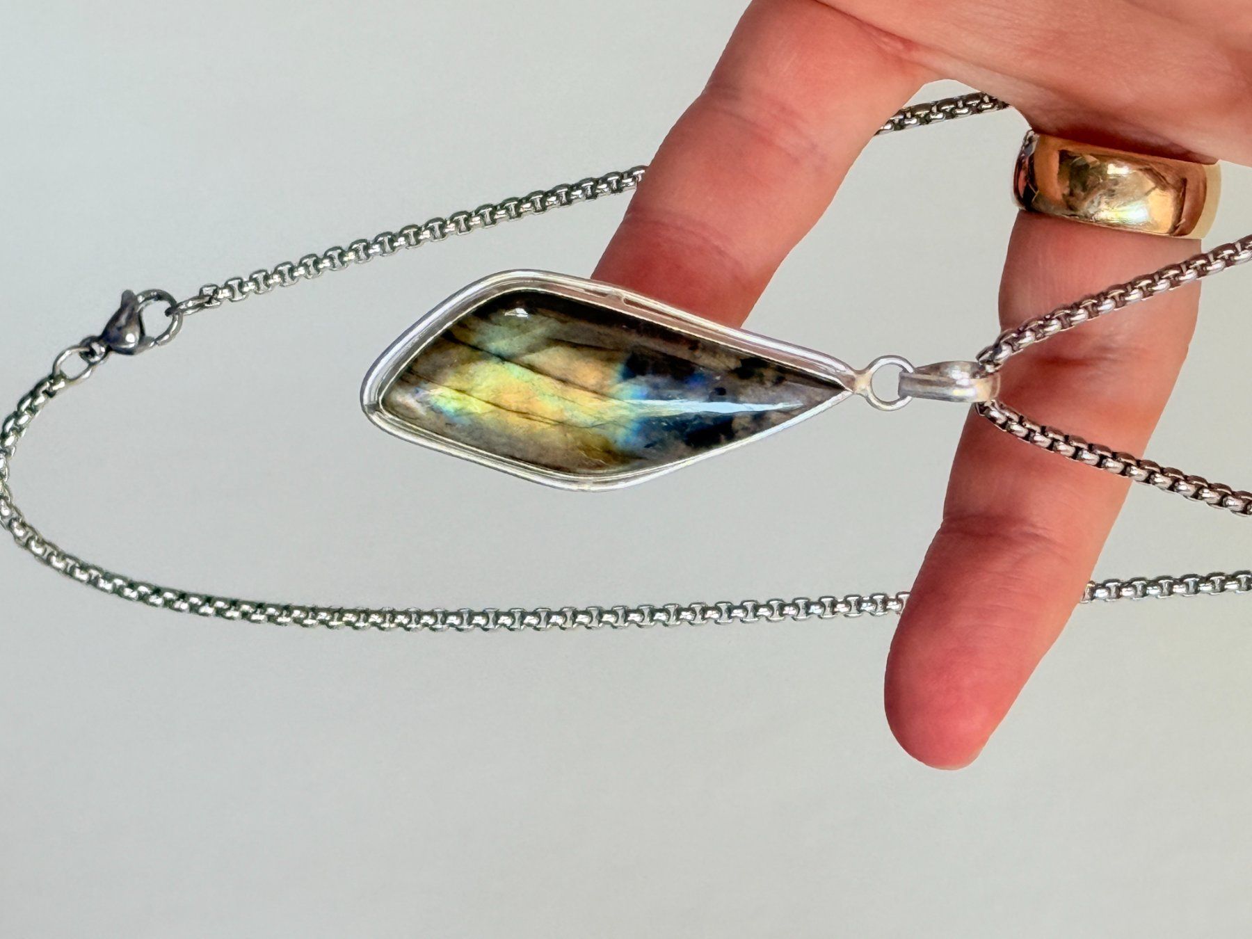 Catenine: Collier Labradorite - Élégance Naturelle ✨ – Nuovo e nell'imballaggio originale da Genève venduto da AWWA 9
