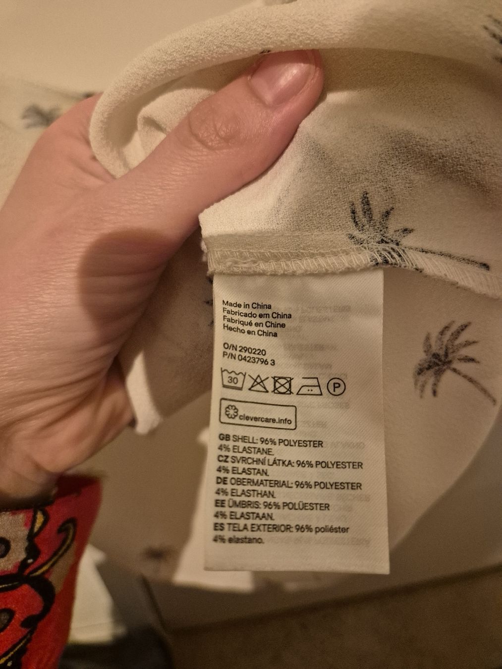 H&M Top: Croptop mit Palmenmuster – Usato da Schlieren venduto da nat_76vd 3