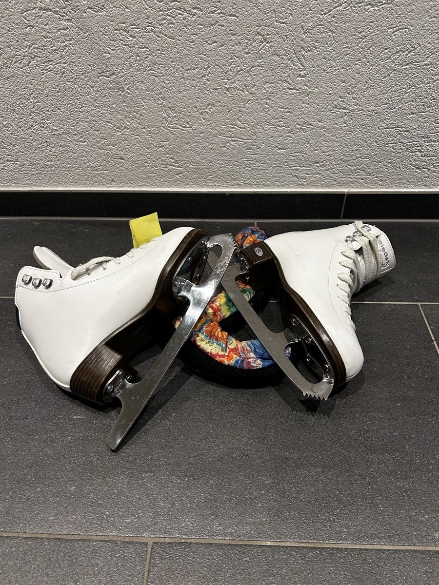 Pattini da ghiaccio: Riedell Schlittschuhe Emerald Eiskunst Eislauf Gr. 33 – Usato da Aesch ZH venduto da bolozo 3