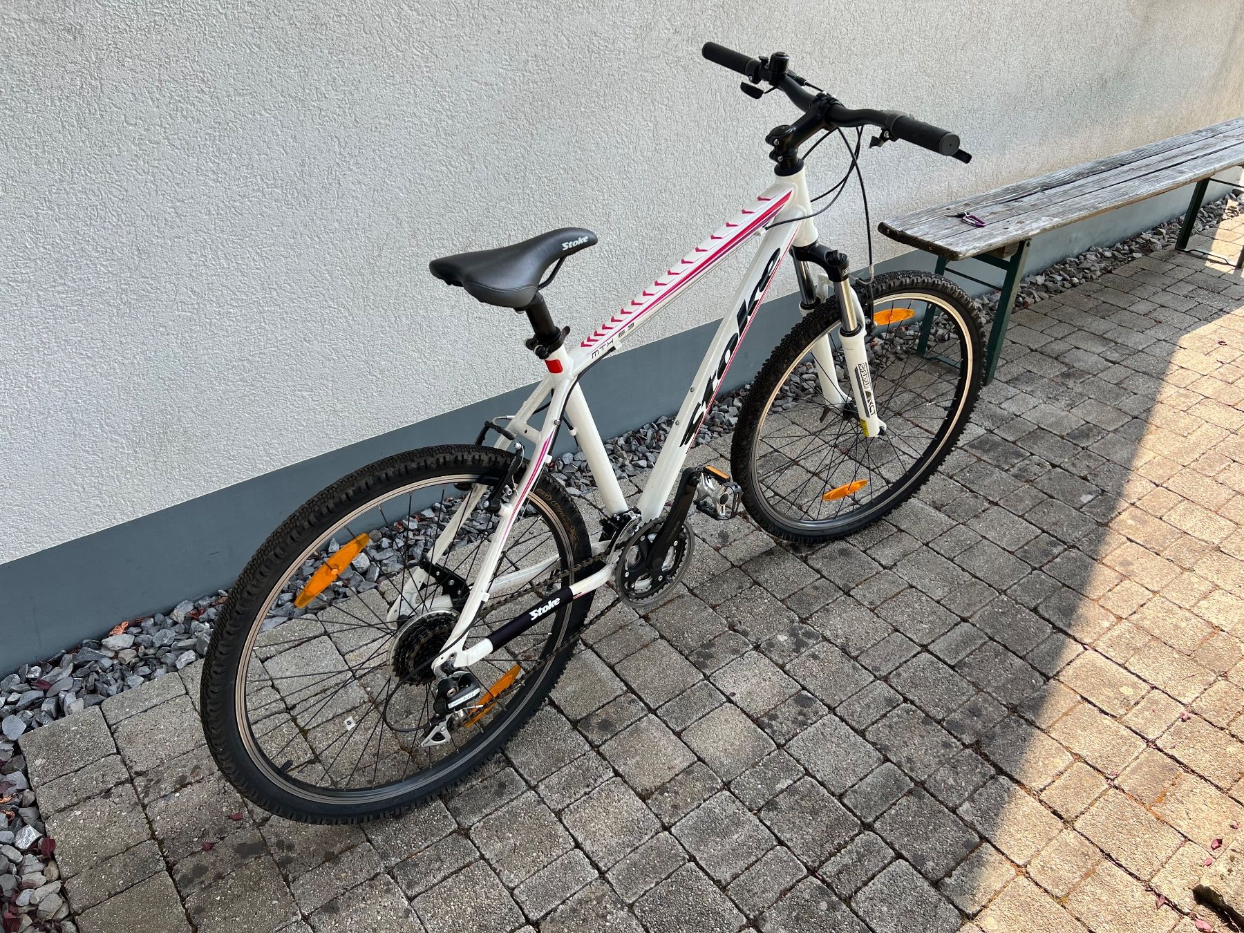 Stoke Biciclette: Mädchenvelo Stoke weiss pink 26" – Usato da Brent venduto da jen_8nl9 3