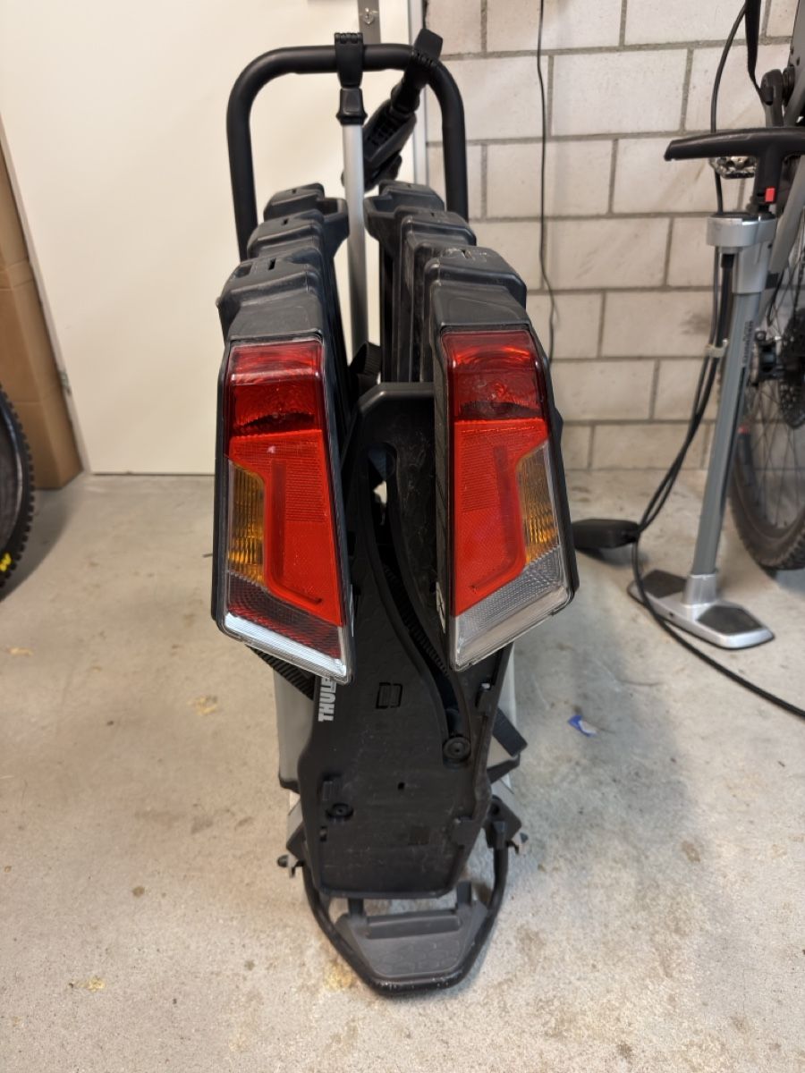 Thule Anhänger: Fahrradträger Thule Easy Fold XT3 - defekt – Defekt aus Malans GR von SadroM1992 1