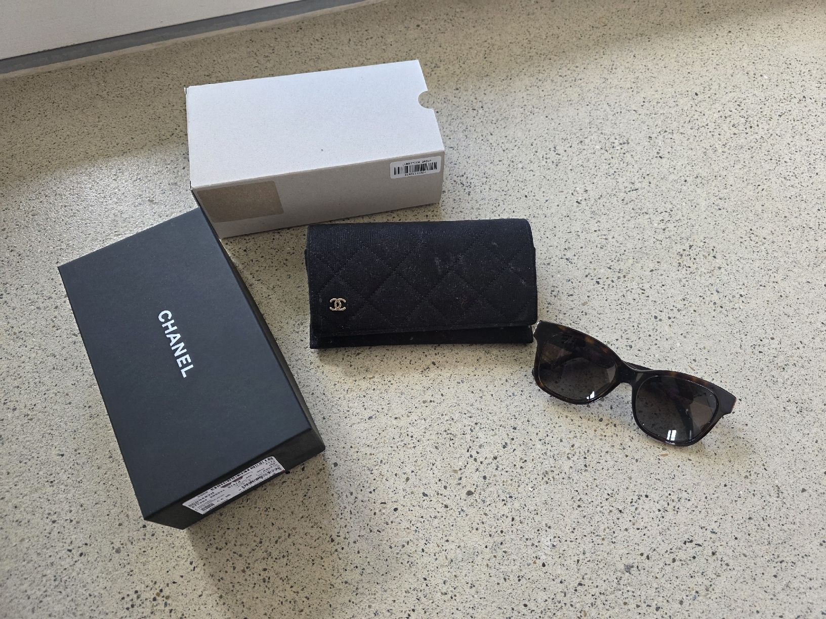 Chanel Occhiali & Lenti: Chanel Sonnenbrille aktuell – Usato da Zürich venduto da Allek