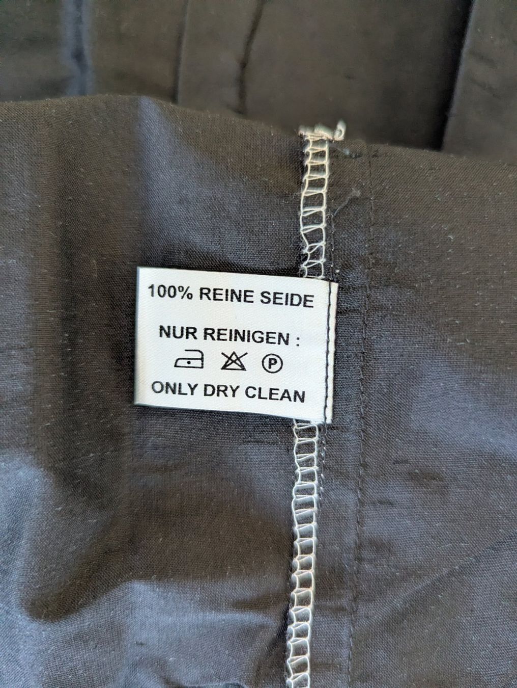 Kleider: Wunderschönes Dirndl aus Seide – Gebraucht aus Schlieren von imnotgoodwithword 6