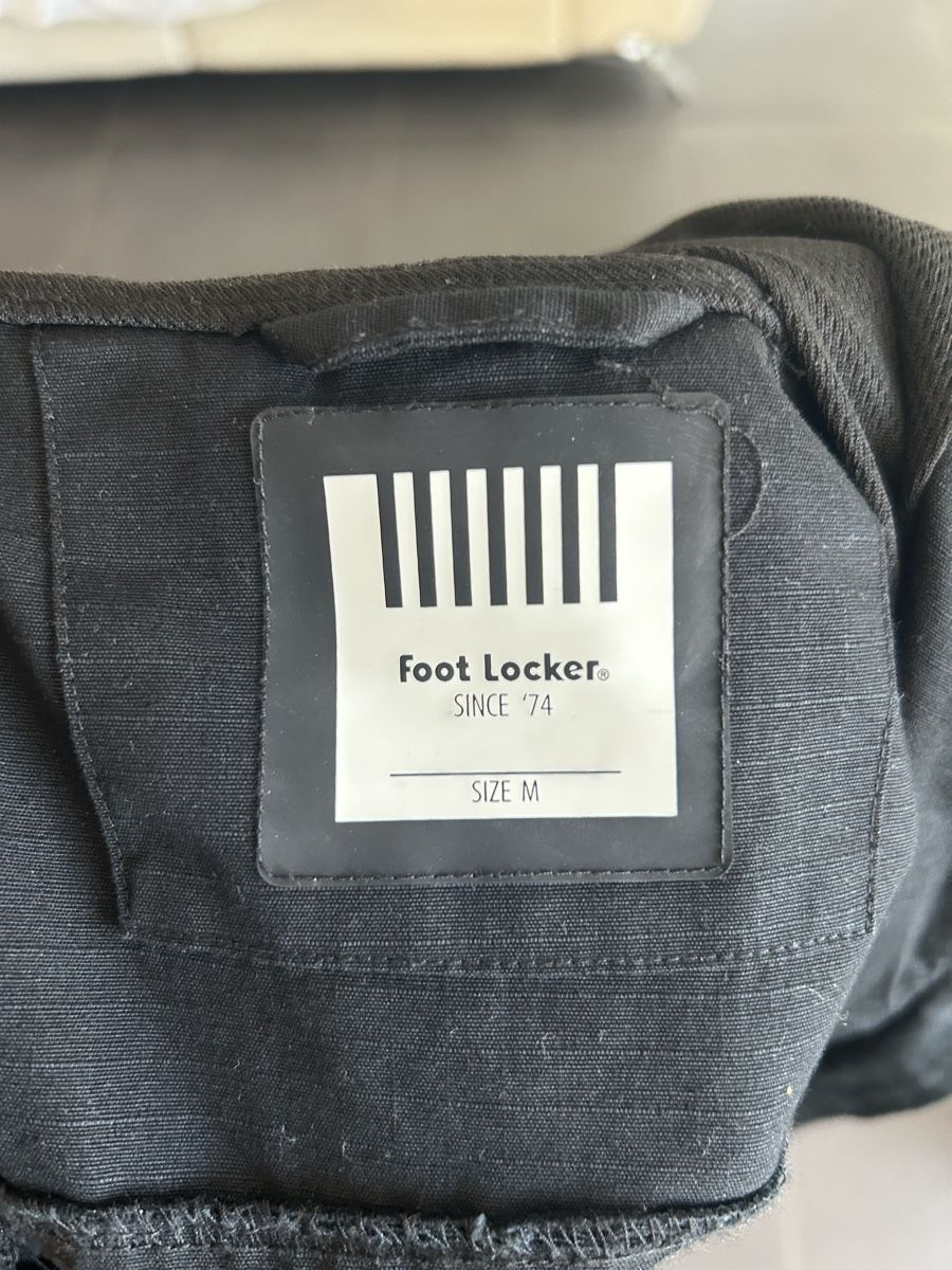 Vestes: Schwarze Übergangsjacke Foot Locker – D'occasion à Reinach BL par pal_l7t9 2