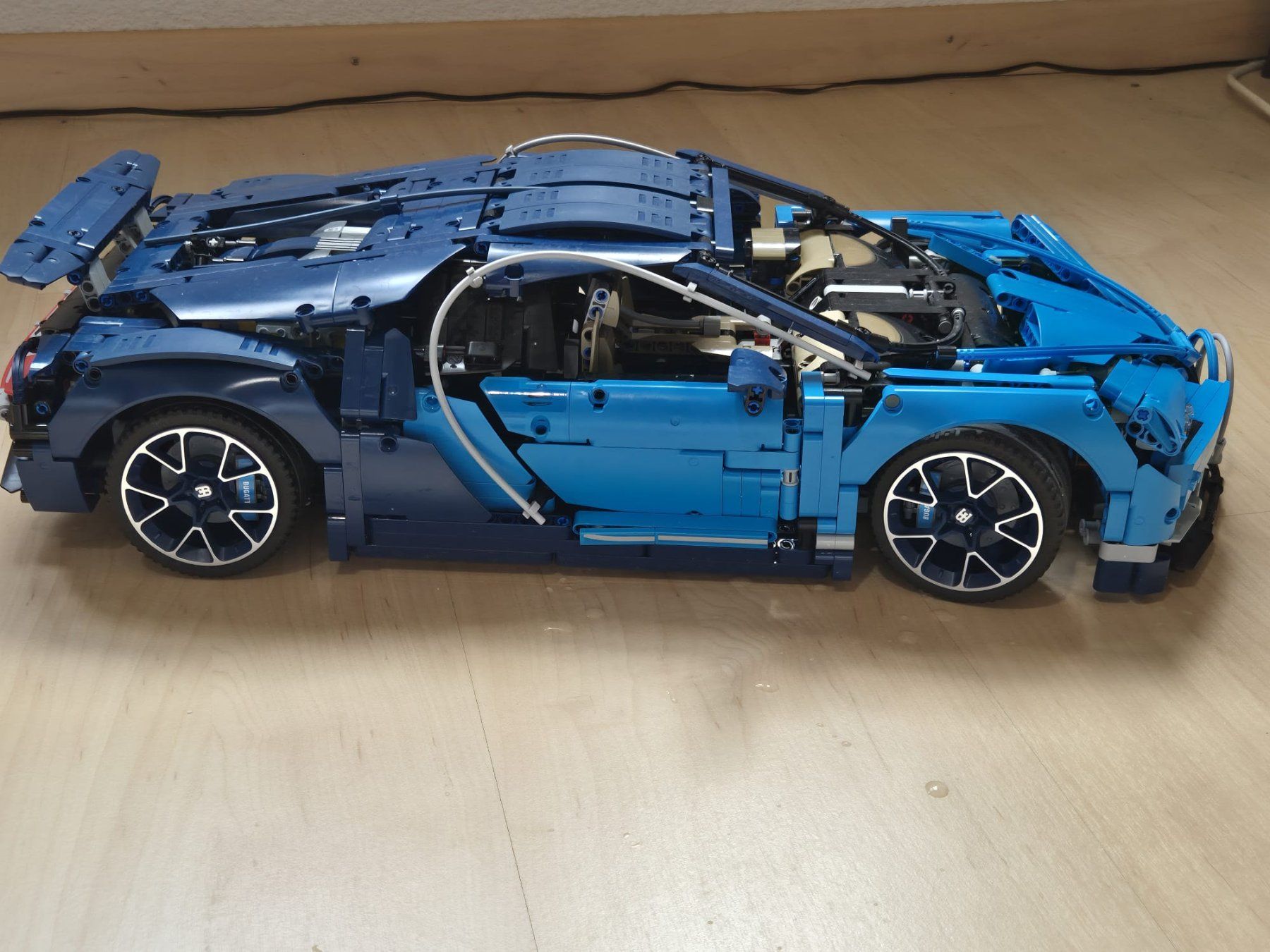 Lego Baukästen: LEGO Technic Bugatti Chiron - Top Zustand – Gebraucht aus Pfungen von Mizutayio 2