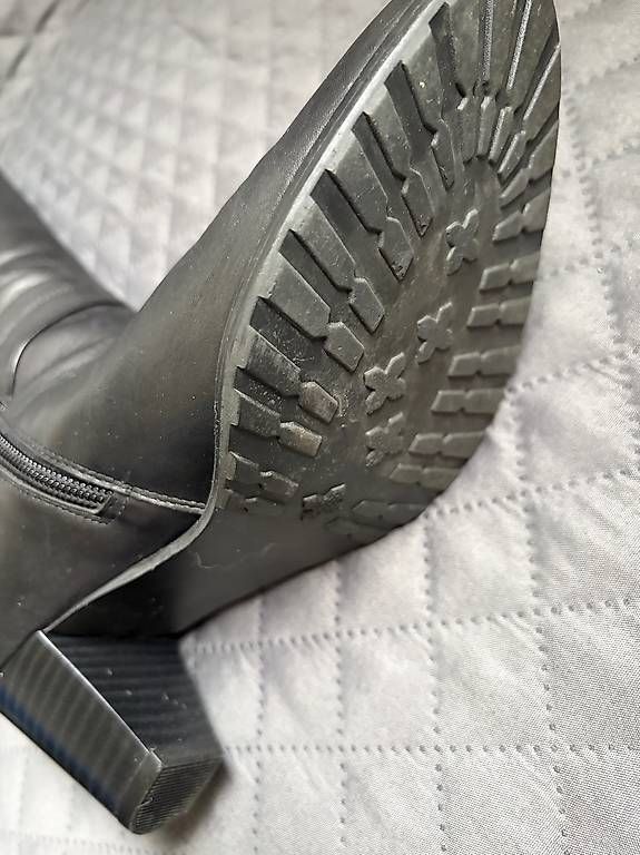 Scarpe da donna: Stiefel mit breitem Schaft, Grösse 38 – Usato da Jonen venduto da Luzella 1