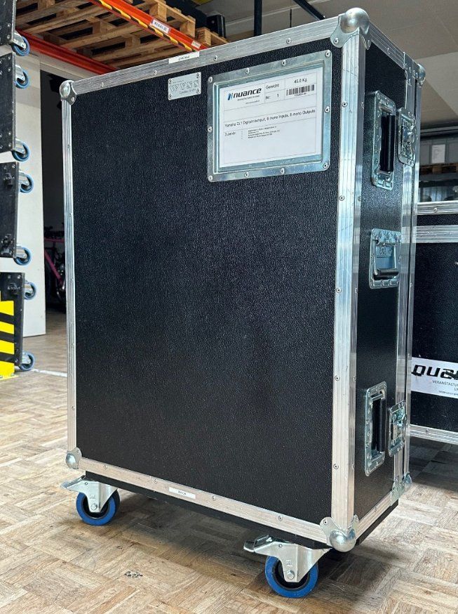 Yamaha Console di mixaggio: Yamaha CL1 mit Case – Usato da Urtenen-Schönbühl venduto da nuancegmbh 1