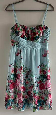 Kurzes 2-lagiges Blumenkleid von Esprit, Träger abnehmbar