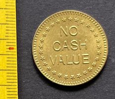 Spielmünze NO CASH VALUE Adler Messing 1 Stück guter Zustand