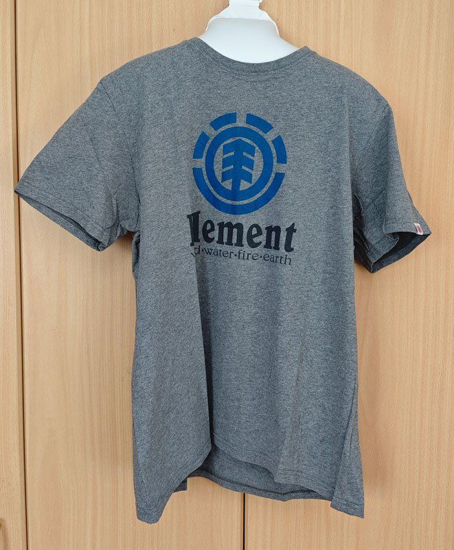 Element T-Shirts: Element T-Shirt Gr. M – Neu (gemäss Beschreibung) aus St.Gallen von Pheban