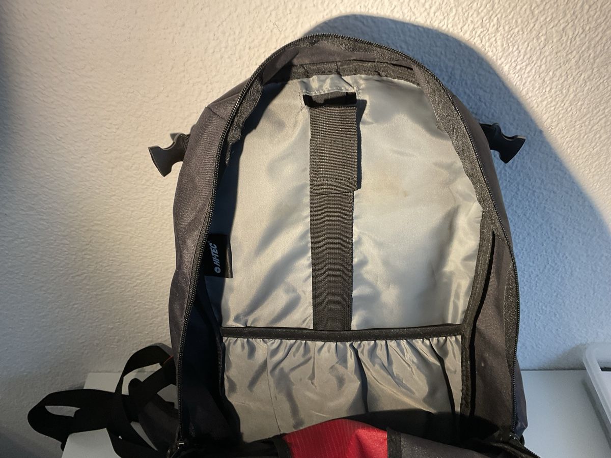 Hi-Tec Sacs à dos: Rucksack rot Hi-Tec – Neuf (Voir description) à Zofingen par Hoppla09 2