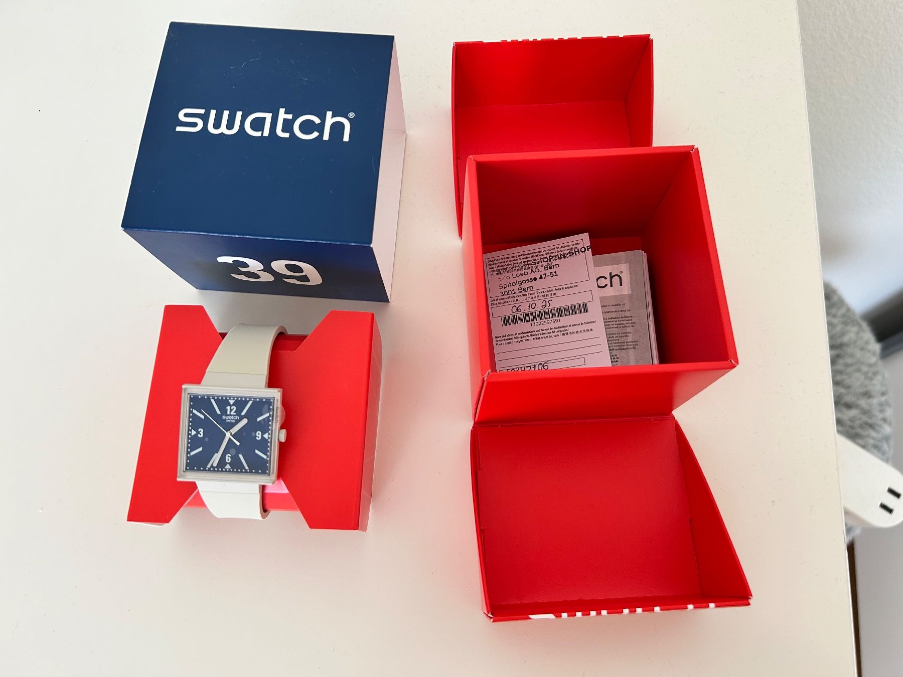 Swatch Montres: SWATCH WHAT IF...TARIFFS?  39% - Neu originalverpackt – Neuf avec emballage d'origine à Biel/Bienne par ste_8vdy 4