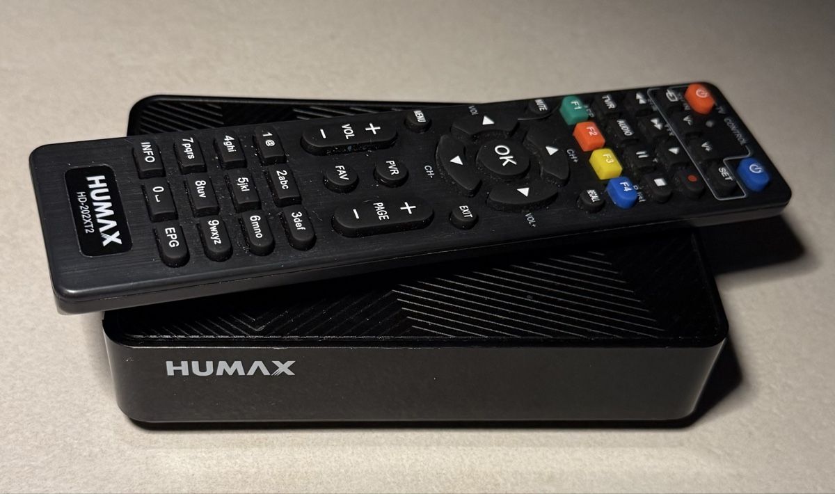 Humax Ricevitori: Humax HD-2022T2 Ricevitore Digitale + Telecomando – Usato da Bellinzona venduto da Dembia95
