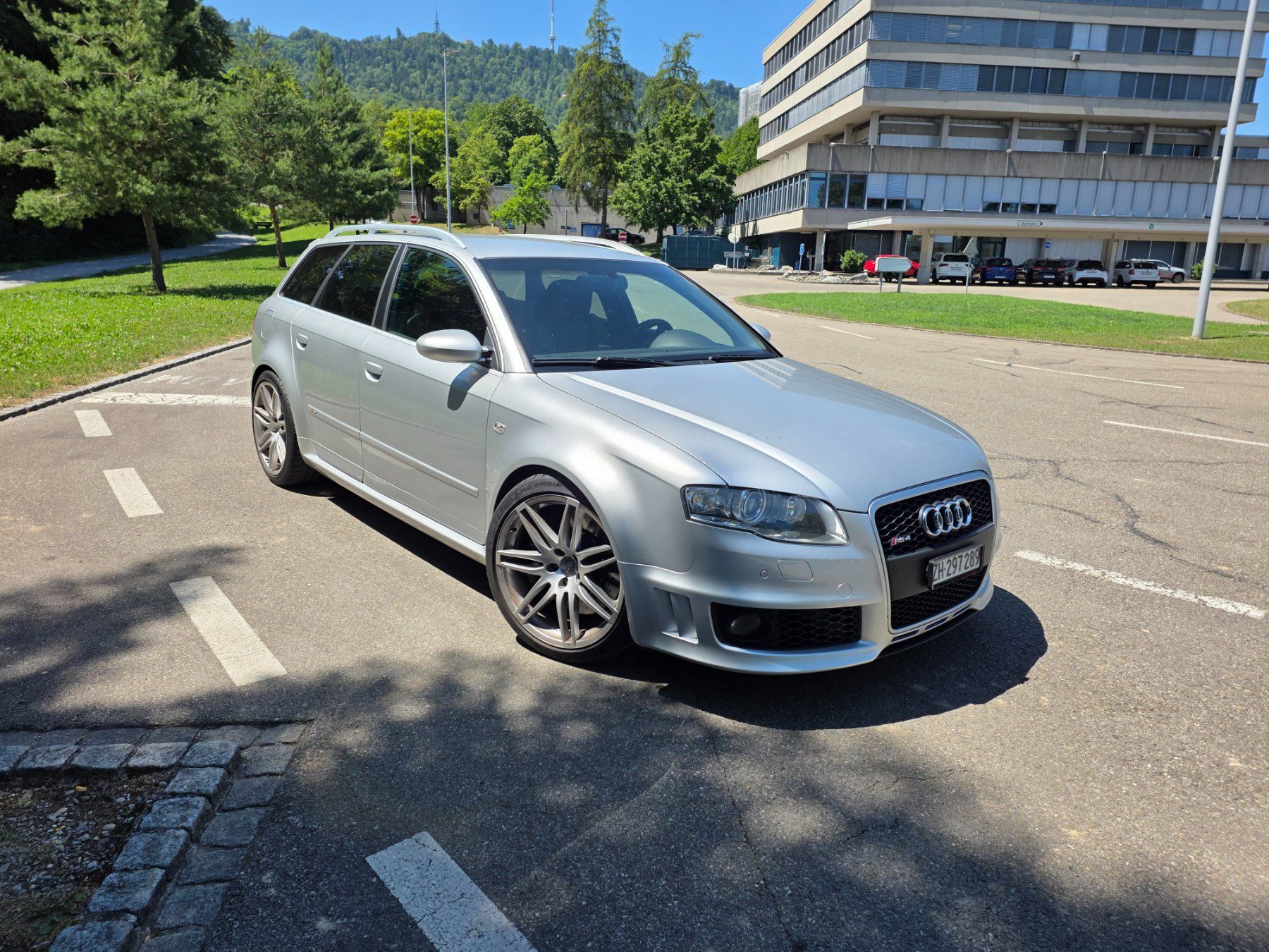 Audi Automobili: RS4 B7 Avant – Usato da Zürich venduto da LL94