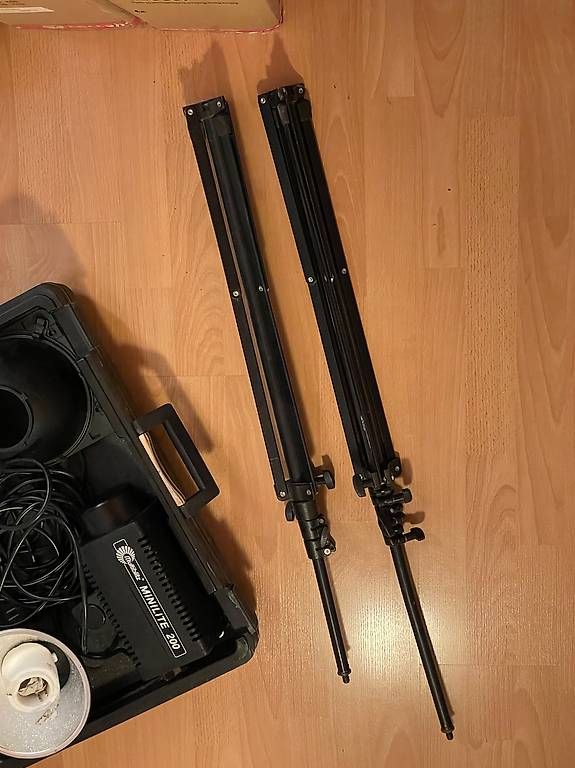 Flash: Studioblitz Multiblitz Minilite 500 (2 Blitze, 2 Stative) – Usato da Zürich venduto da lucslucs 2