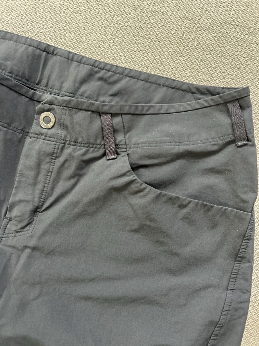 Arcteryx Pantaloni: Arc'teryx Damenhose kurz  – Usato da Gstaad venduto da storchli 1