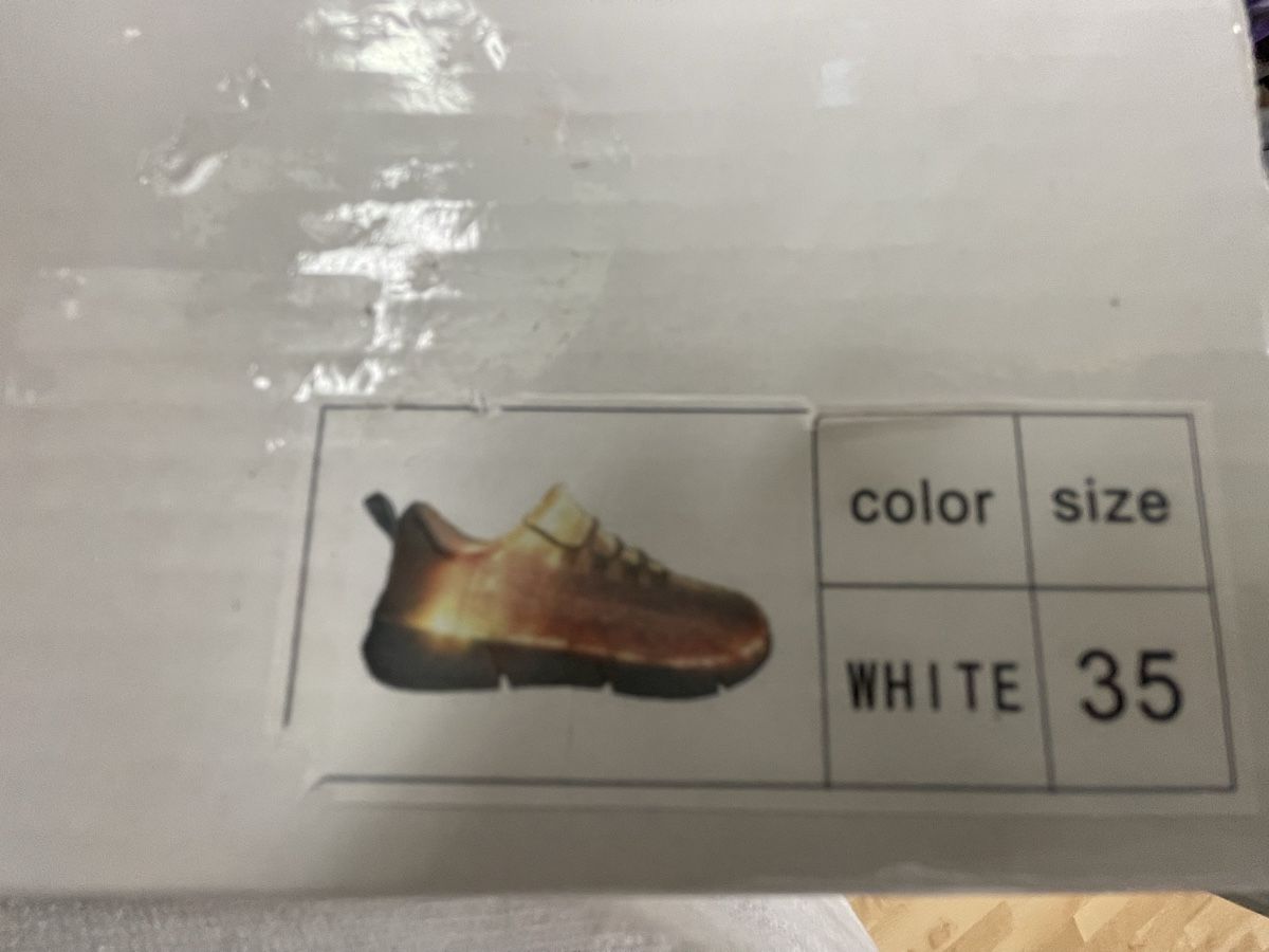 Scarpe da uomo: Weisse Sneakers Gr. 35 – Nuovo (secondo la descrizione) da Ueberstorf venduto da ojas23 7
