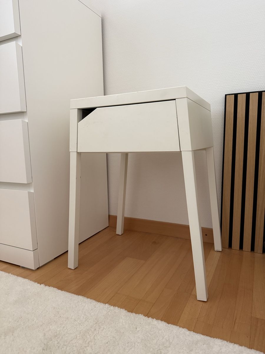 Ikea Comodini: Nachttisch weiss – Usato da Frauenfeld venduto da zoeyeoz