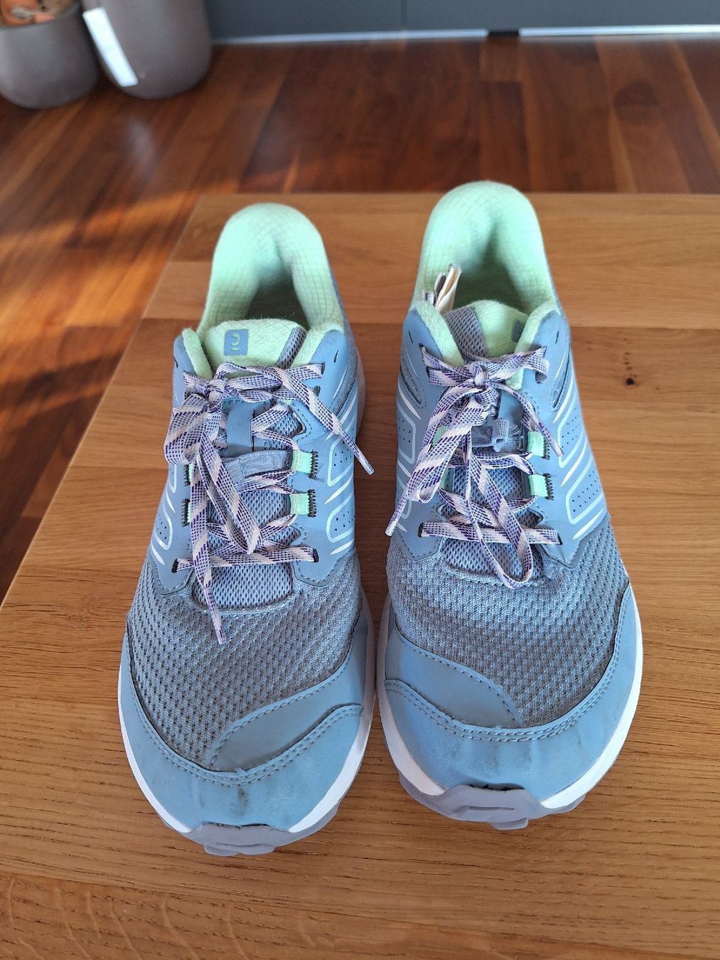 Decathlon Scarpe da donna: Chaussure de gymnastique – Nuovo (secondo la descrizione) da La Neuveville venduto da Tripak