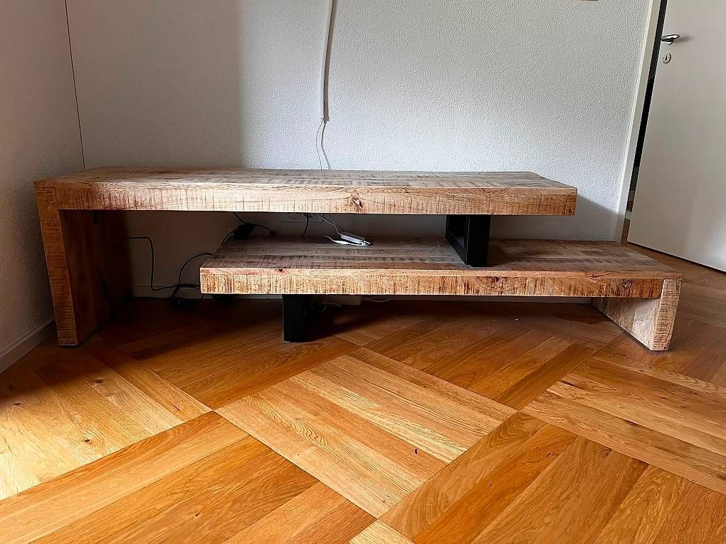 TV Möbel: TV Möbel aus holz – Gebraucht aus Zürich von milinda